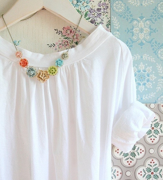 Bella Flower Pendant Necklace