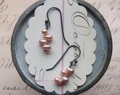 elisha earrings - pale pink pearls