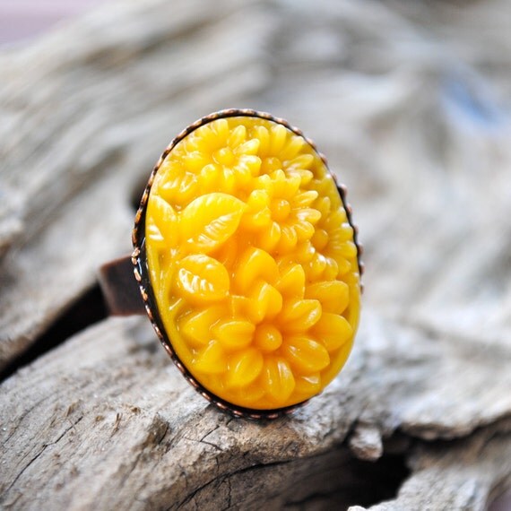 Cyber Monday Etsy Ring. Vintage Ring - Yellow Garden