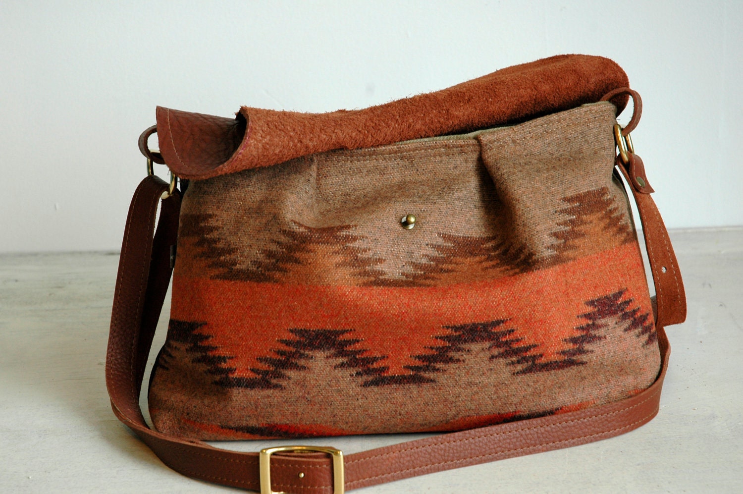 Nina: Leather Flap Bag in Natural Patterned Wool