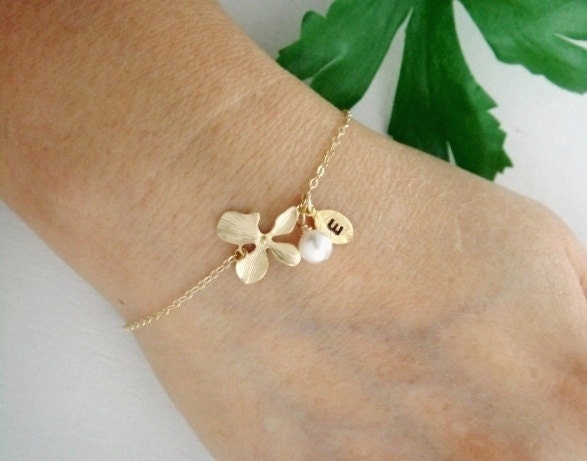 Initial Monogram and Orchid Leaf charm GOLD bracelet, white pearl, ADJUSTABLE Gold Bracelet, Bridesmaids gifts, Wedding jewelry, Mothers