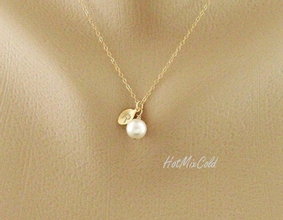 Initial Pendant Pearl necklace, Personalized Monogram Necklace, Gold Leaf charm Necklace, Bridesmaid gifts, Sister, Flower girl, Wedding