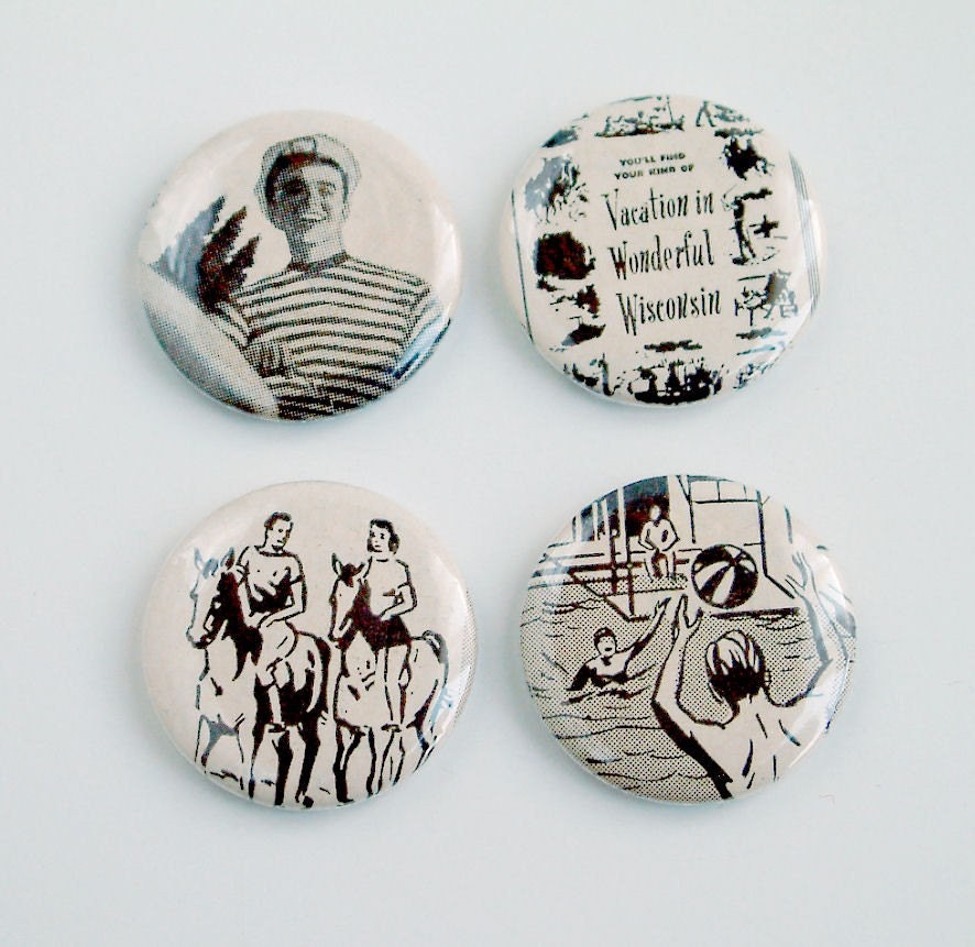 Vacation Buttons or Magnets