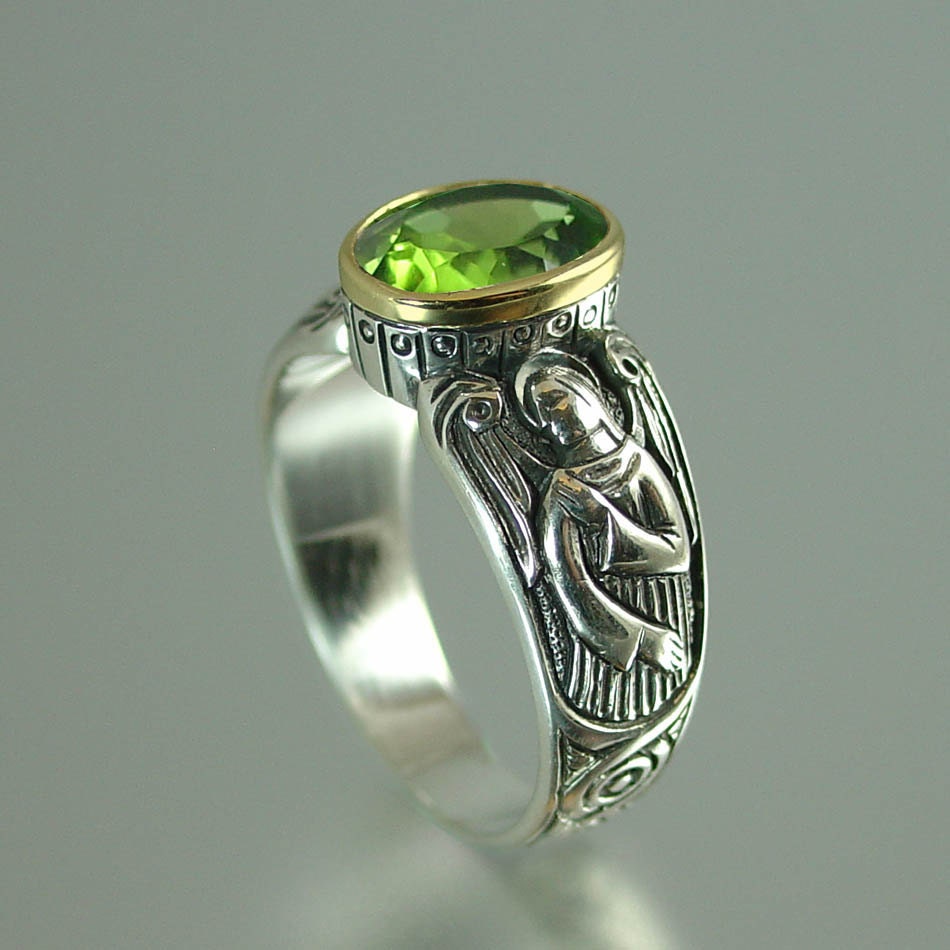 Guardian Angels silver 14K ring with Peridot
