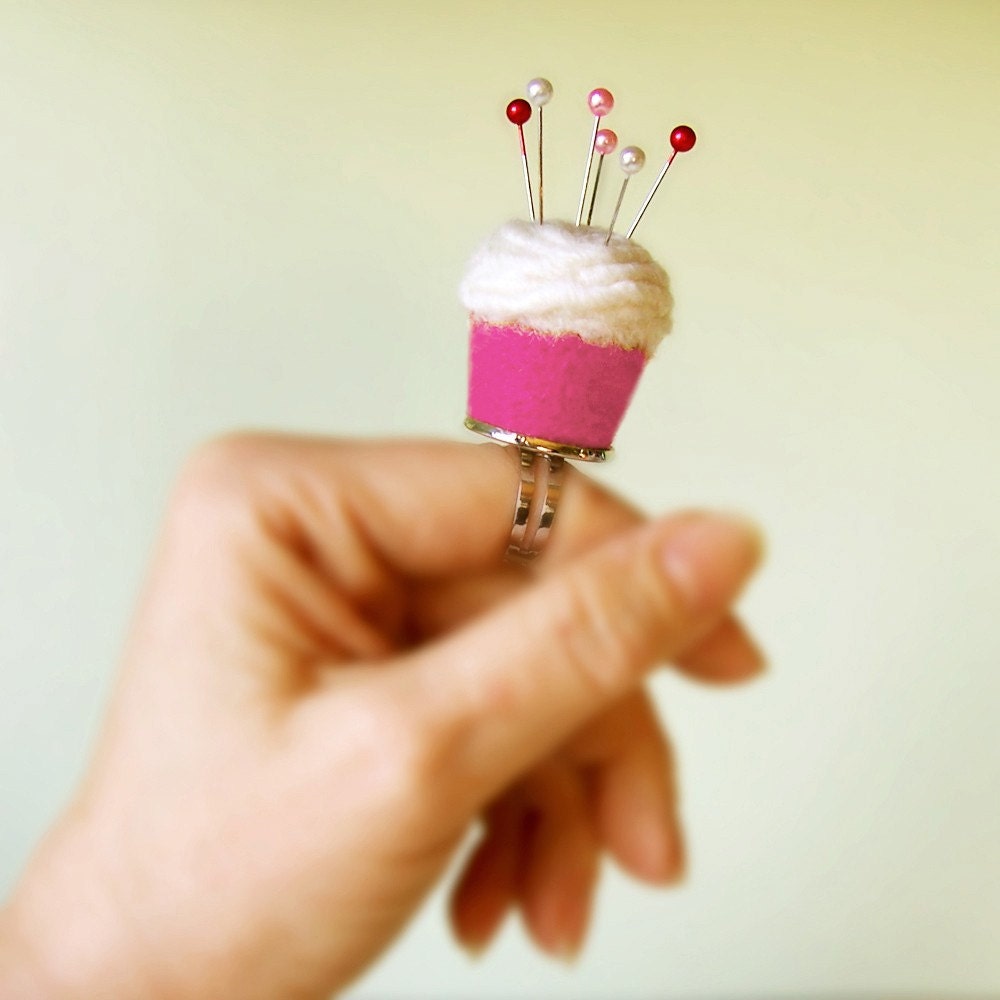 Pincushion Ring - Strawberry Vanilla