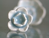 FLOWER drawer knobs set of three