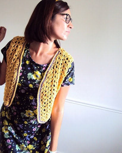 SALE-Cores Vivas---Crocheted yellow and violet vest/ Gilet crocheté jaune et violet/ Chaleco en crochet amarillo y violeta.