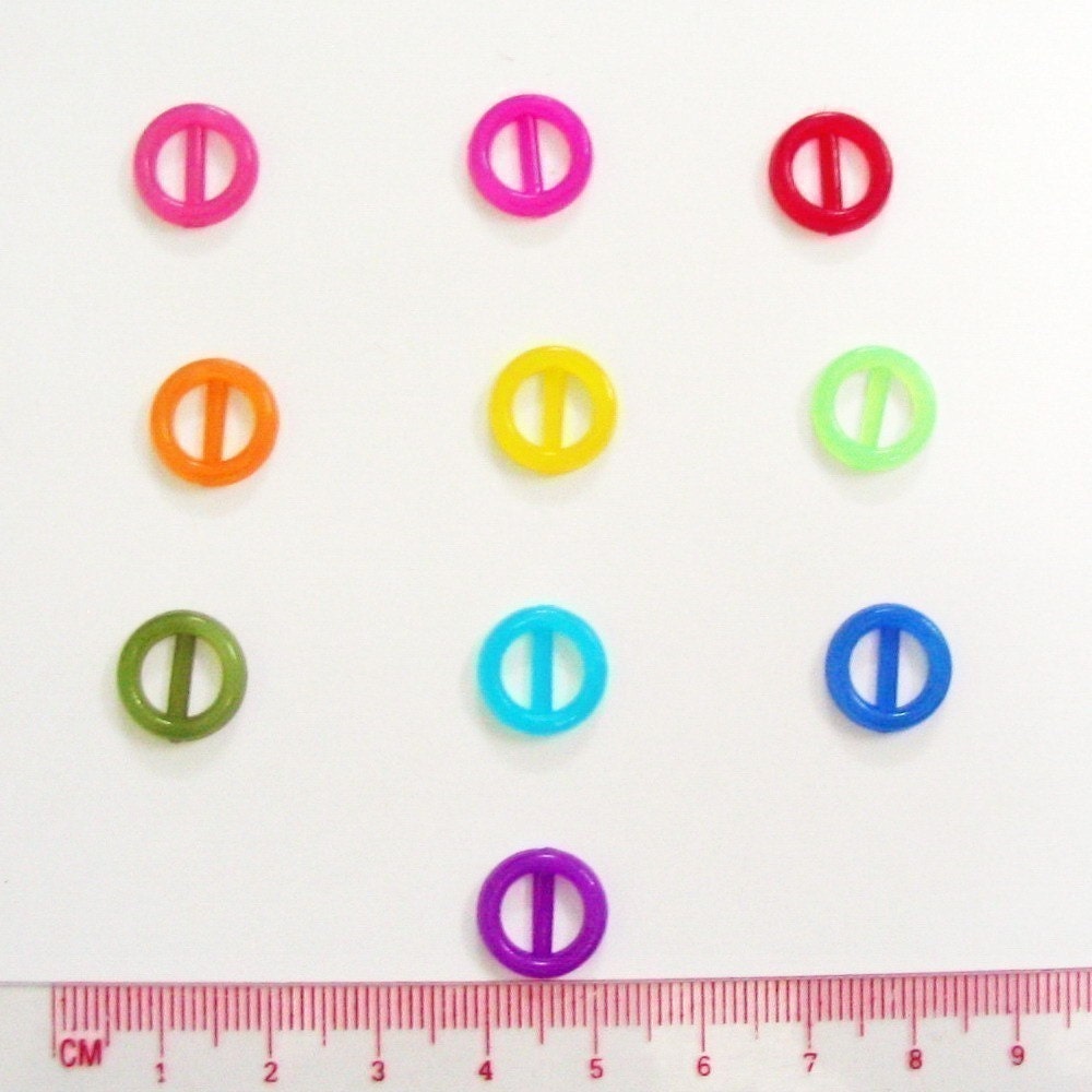 Translucent Tiny round buckle for Barbie, Blythe and dolls 20 pcs