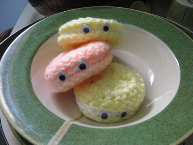 Crocheted Lemon and Peach Cookie Sammiches