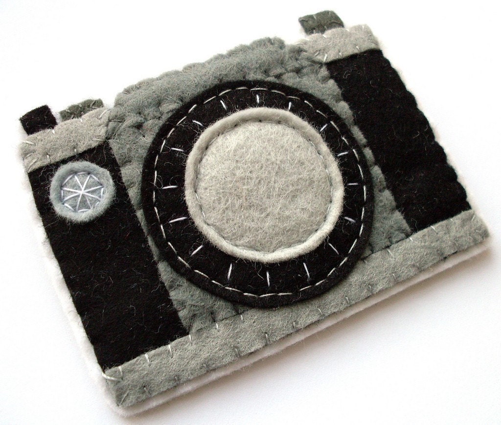 SALE Camera, felt brooch