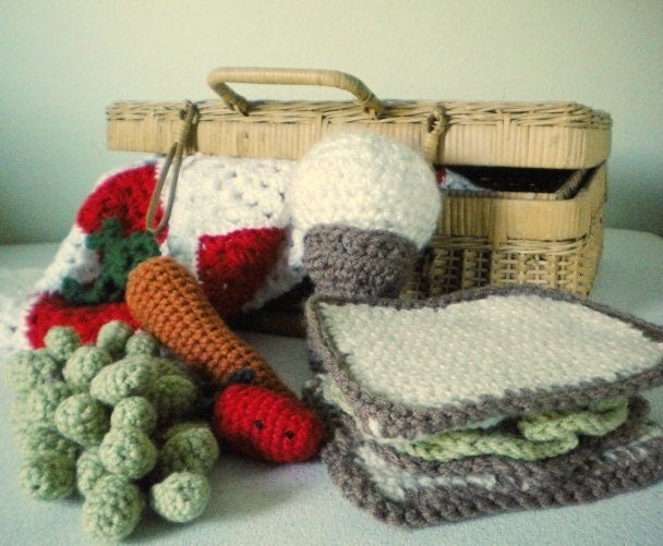 Crochet Play Food - Roast Beef Sandwich with Pickles - 8-Piece Picnic Play Food Set - Creative & Fun Toys for your Child