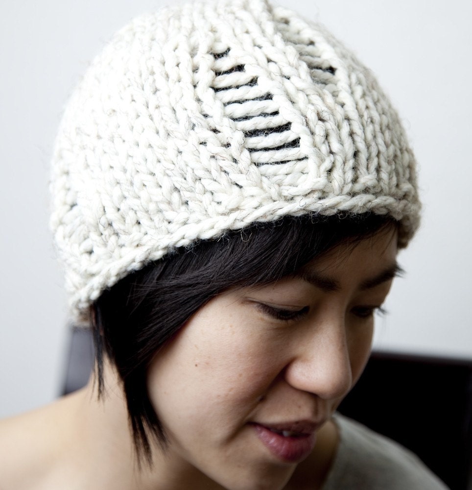 Unisex White Handknit Beanie : Unravelled