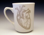 anatomical heart classic MUG in GHOSTIE GREY