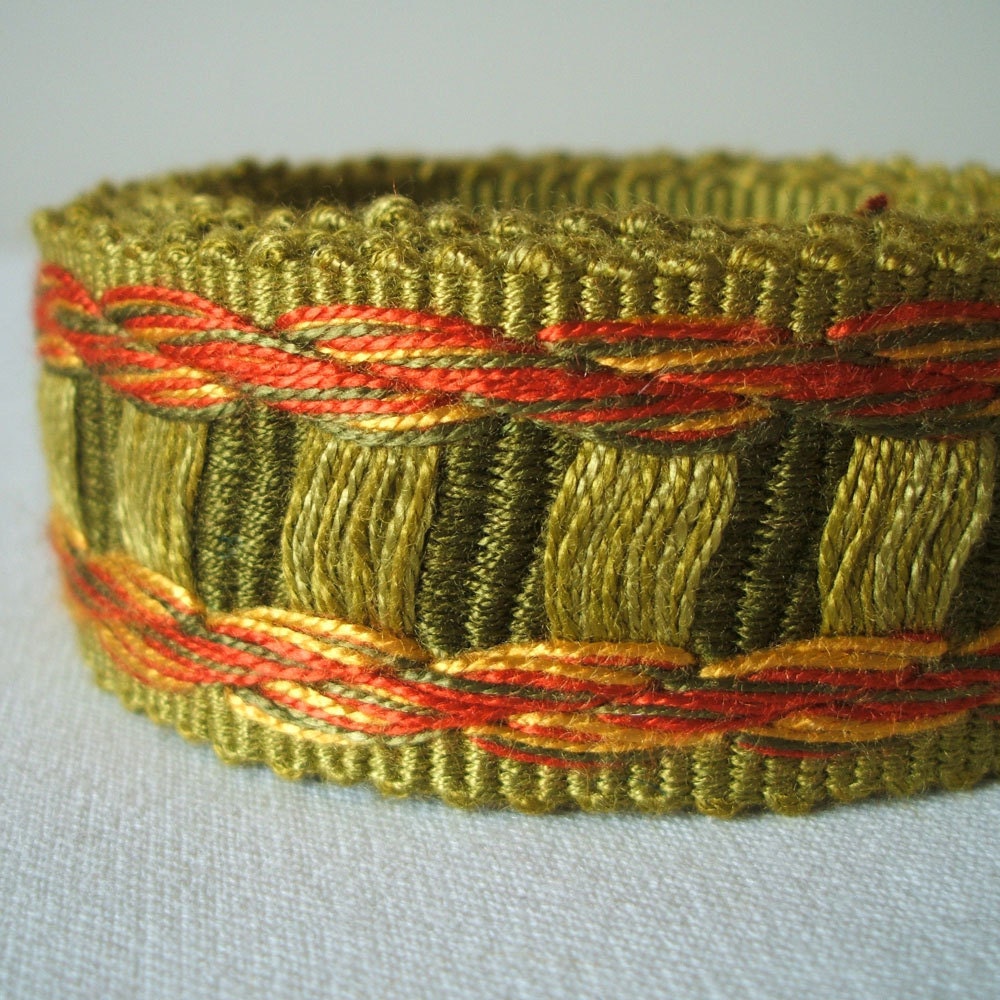 vintage woven trim in sage and scarlet 33mm wide 2 yards
