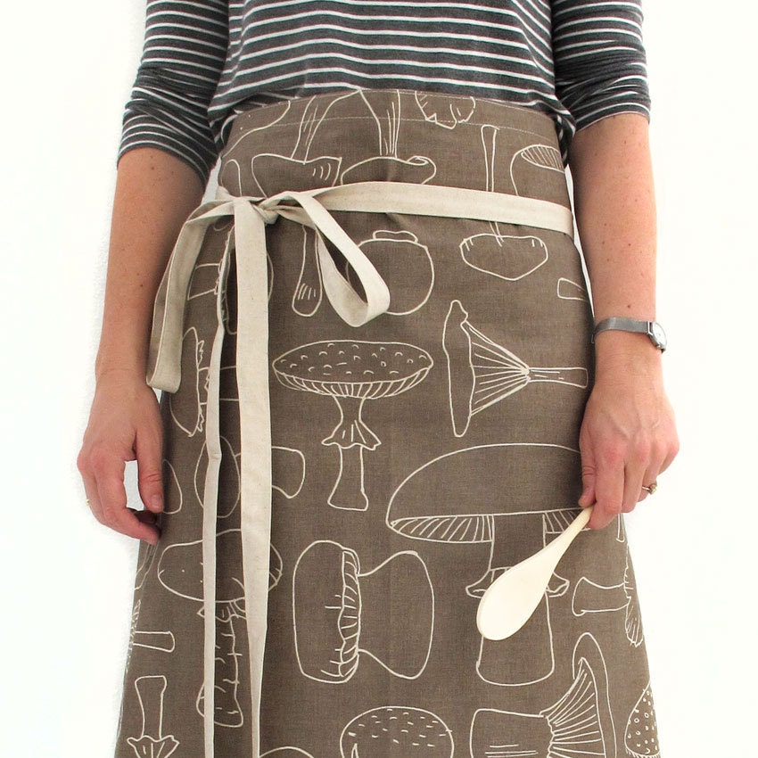 Apron - Mushrooms, in Loam