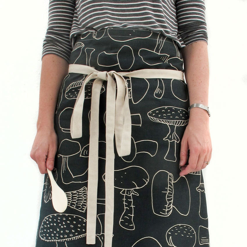 Apron - Mushrooms, in Peat