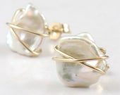Keishi Pearl Post Earrings Gold