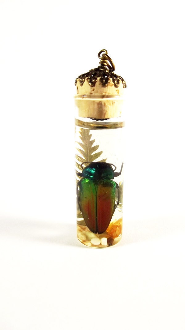 Red/Green Jewel Pendant