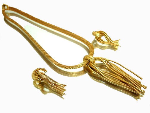 Goldtone Necklace and Earrings Dangly Drops Vintage