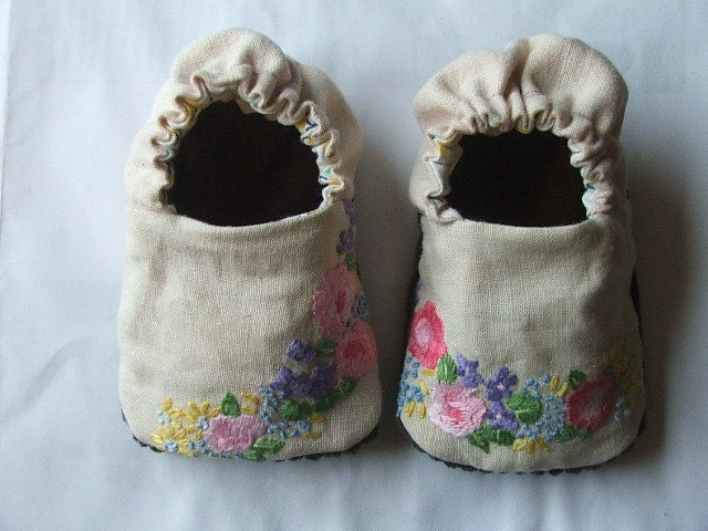wildflower embroidered shoes sz 0-6 mths