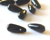 5mm Gutermann Glass Tear Drop Bead - Black - 32 Pieces - 1000
