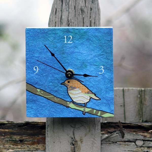 chickadee desk clock (blue)
