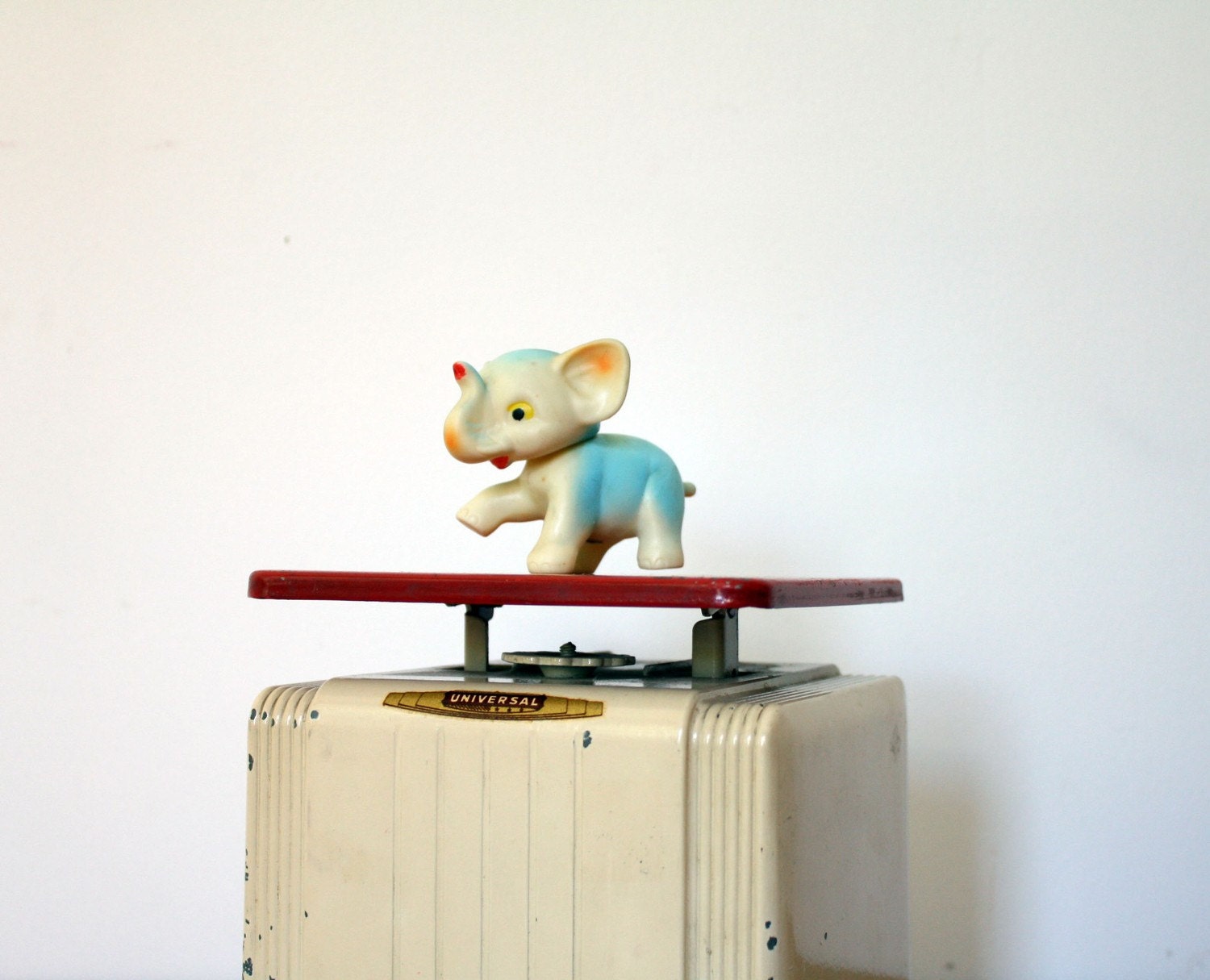 Vintage Universal Landers Frary Clark ART DECO Kitchen Scale circa 1930s