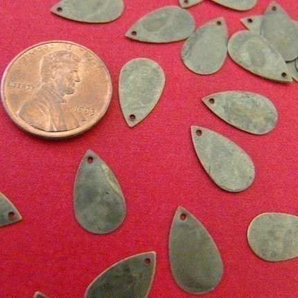 100pcs 8X14mm Antique Bronze Filigree Drop I-27