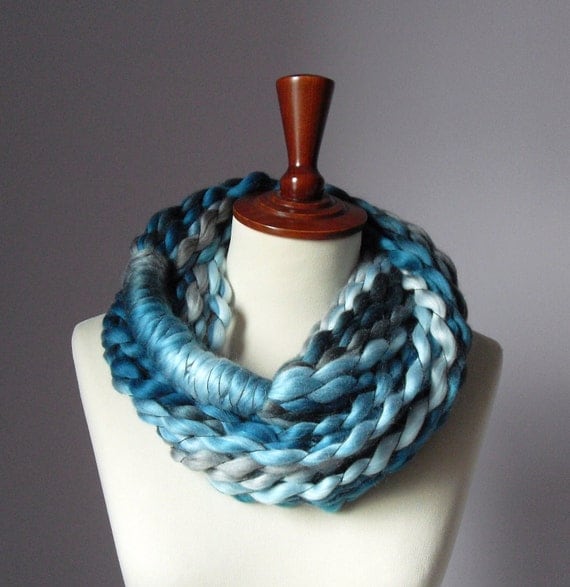 MINI LOOP SCARF