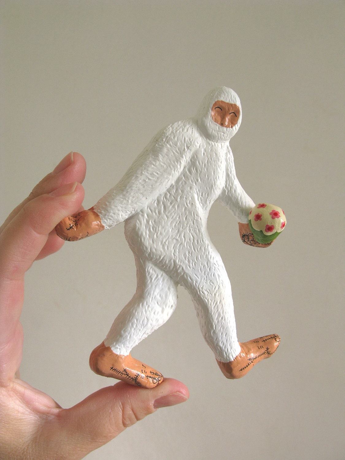 Wedding Cake Toppers - Large Bigfoot Couple