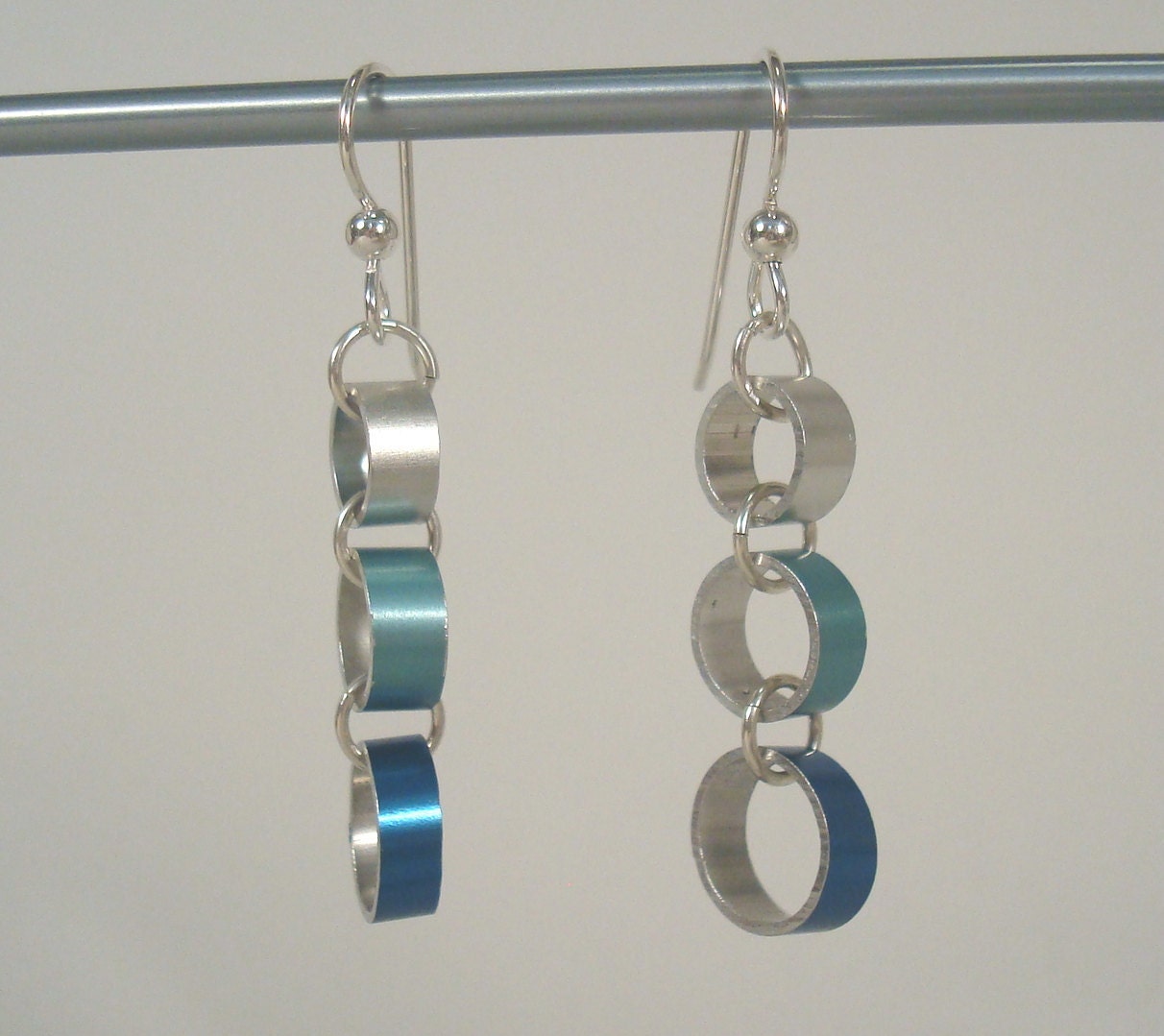 3-link earrings - blues