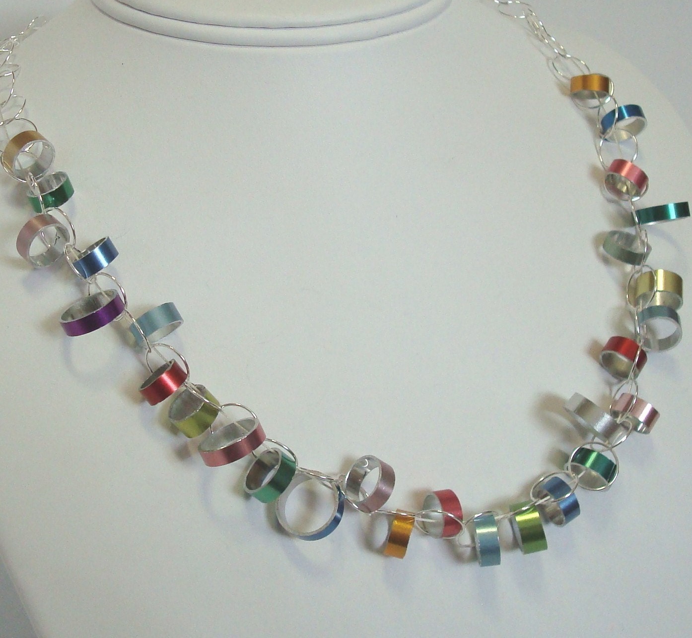 Floating bubbles necklace