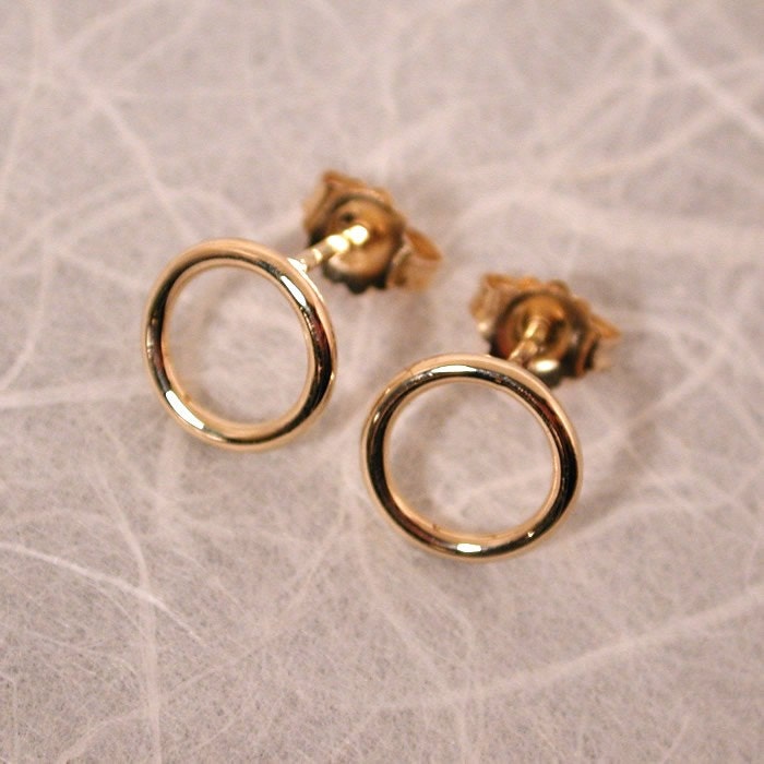 8.5mm Petite Gold Circle Stud Earrings 14k Yellow Gold by SARANTOS