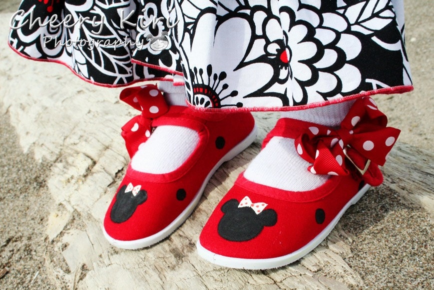 Minnie Mouse shoes - Hand painted red minnie mouse inspired buckle maryjane shoes with removeable hairclip bows for girls, baby toddler