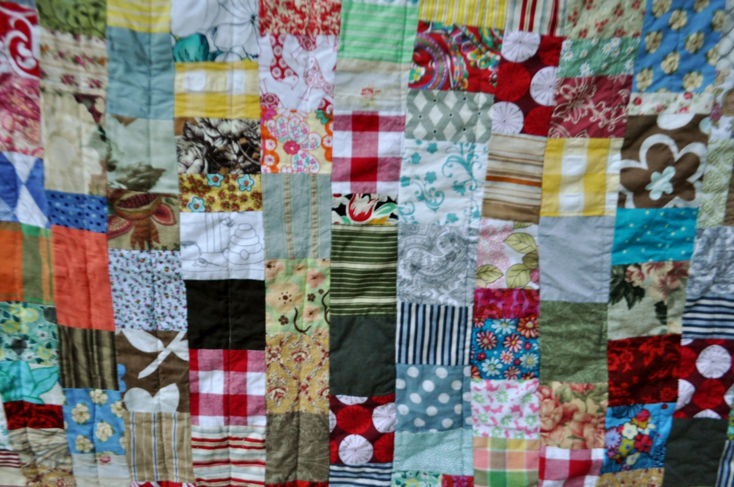farmhouse quilt queen size colorful and charming