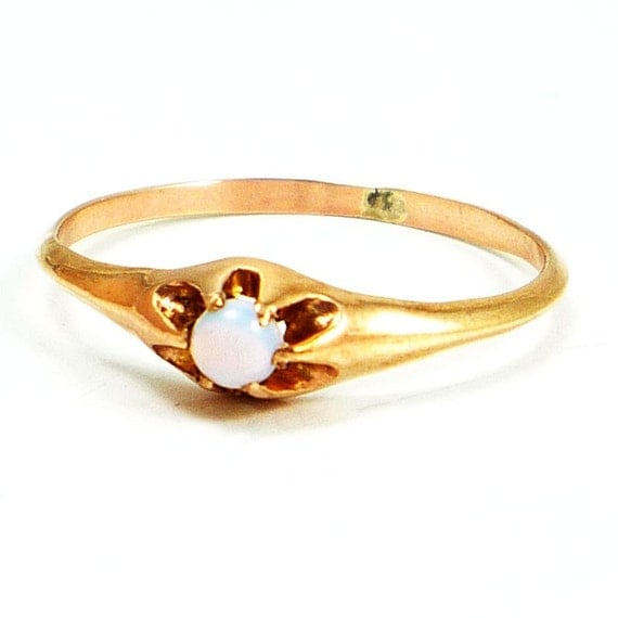 10K Antique Victorian Genuine Opal Buttercup Ring