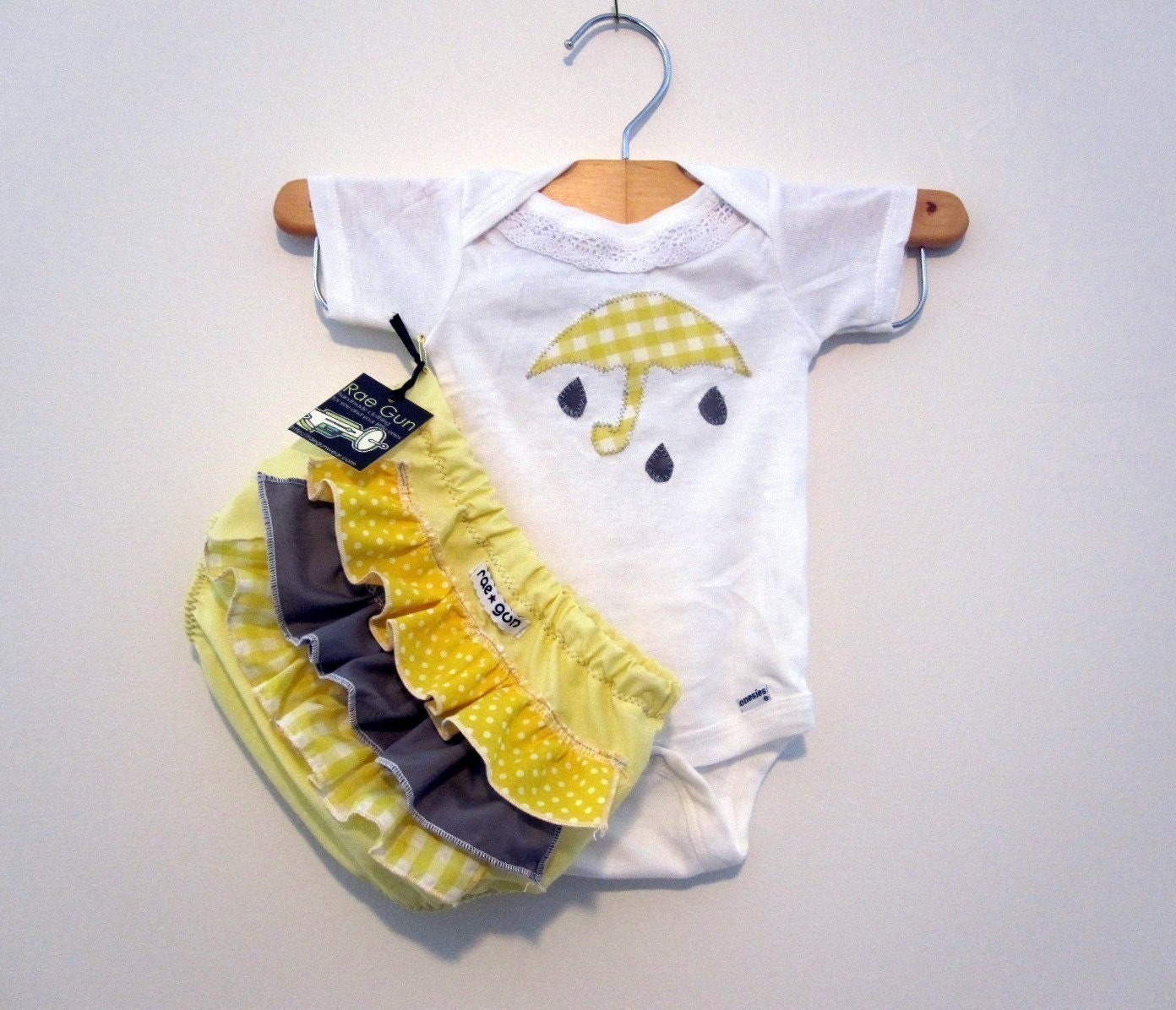 Onesie -  Lovely Showers - Ruffle diaper covers gift set - Baby Girl