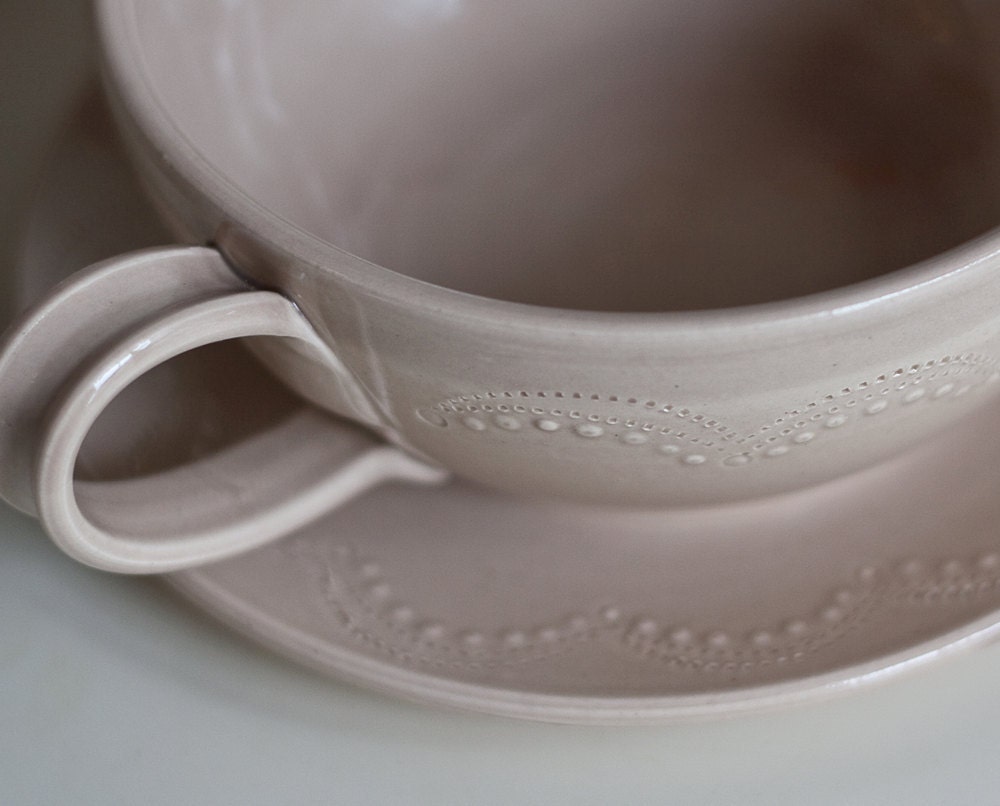 Oversized teacup and saucer - scallop stitching - linen