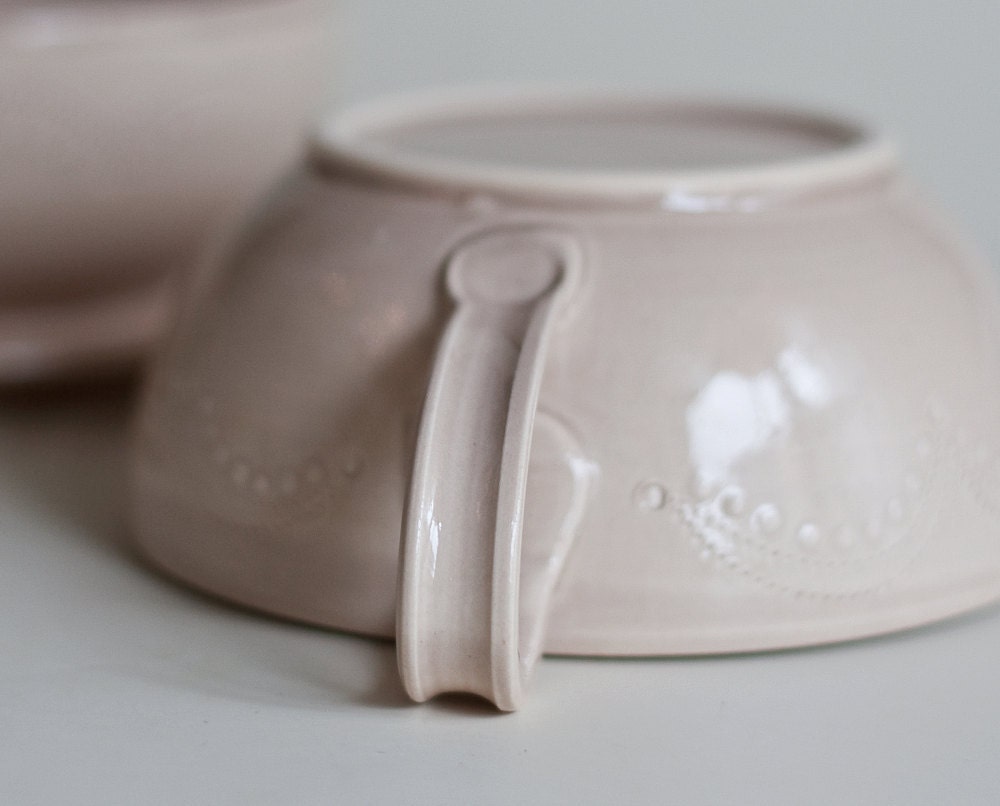 Oversized teacup and saucer - scallop stitching - linen