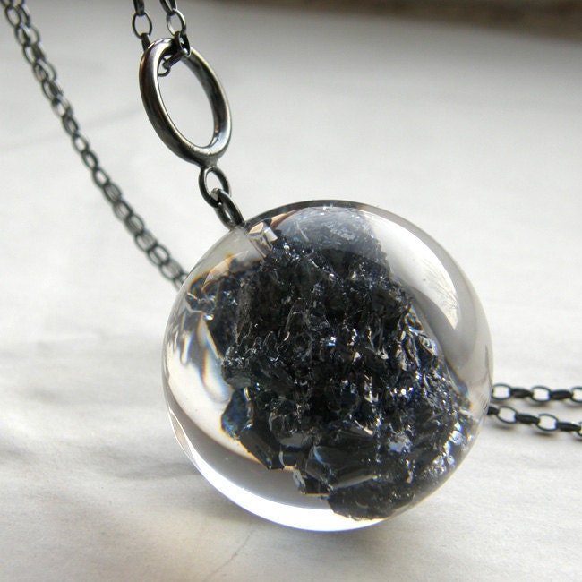 Resin Necklace with Carborundum. Silver