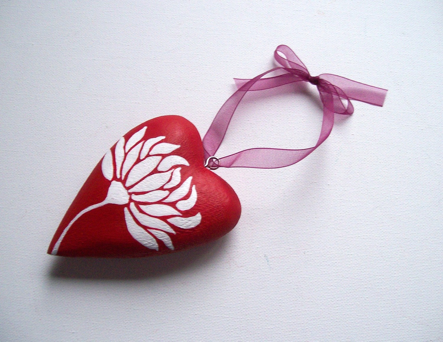 Custom wood heart wedding favor hand-painted flower choose your own colors