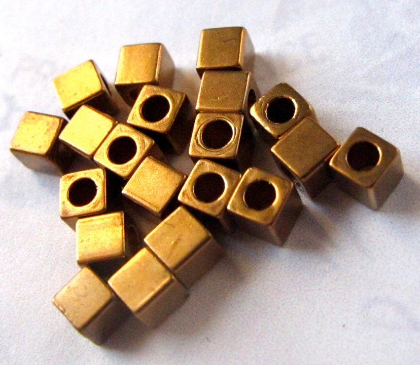 Vintage Brass Tiny Cube Beads (20X) (M601)