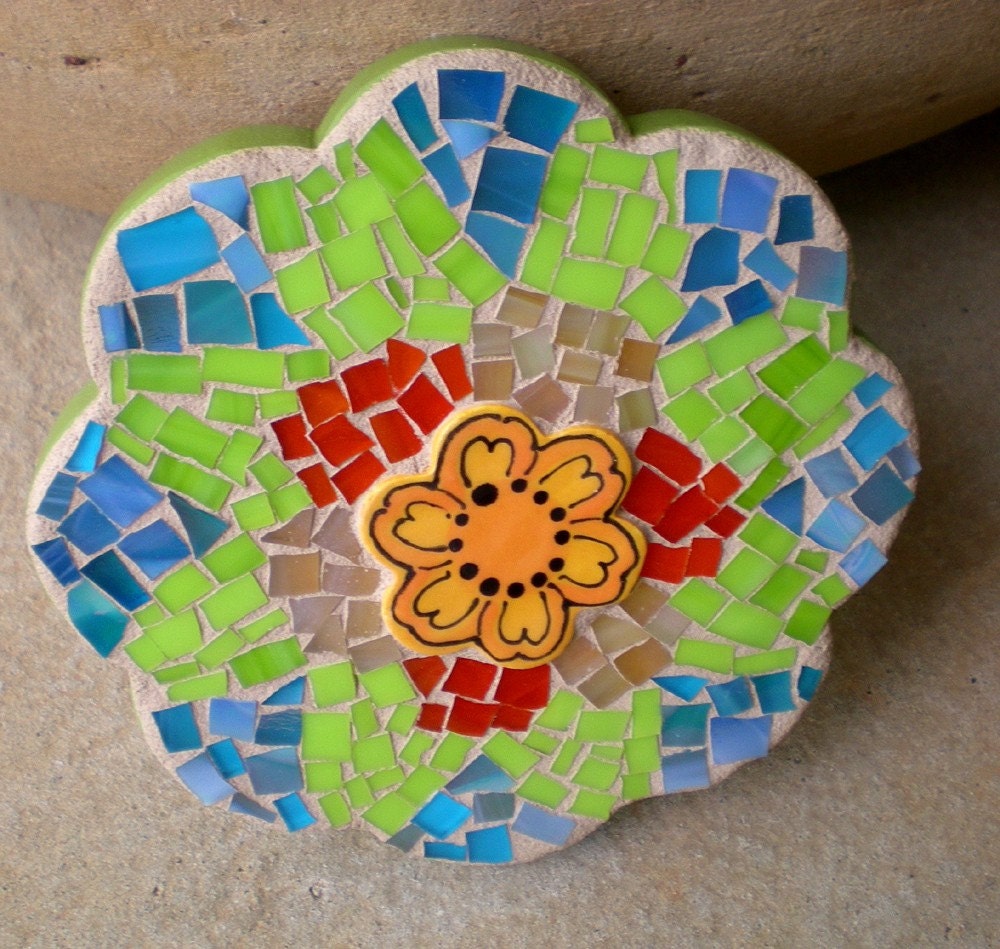 MOSAIC FLOWER SHAPE WALL PLAQUE FUN AND COLORFUL 
