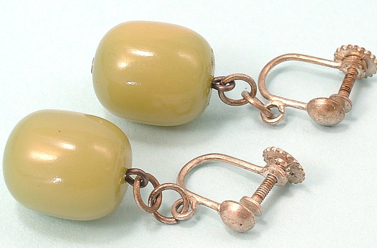 Vintage 1940s Art Deco / silver plated and apple green bakelite/ paste screw on earrings