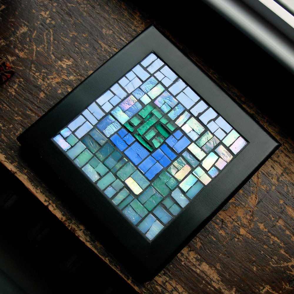 Periwinkle and Green Asymmetric Log Cabin Mosaic Trivet