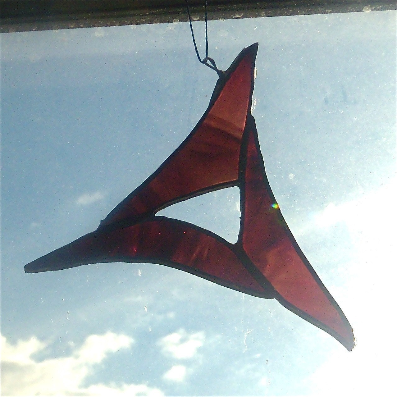 mystic purple trillium suncatcher--- stained glass trilogy