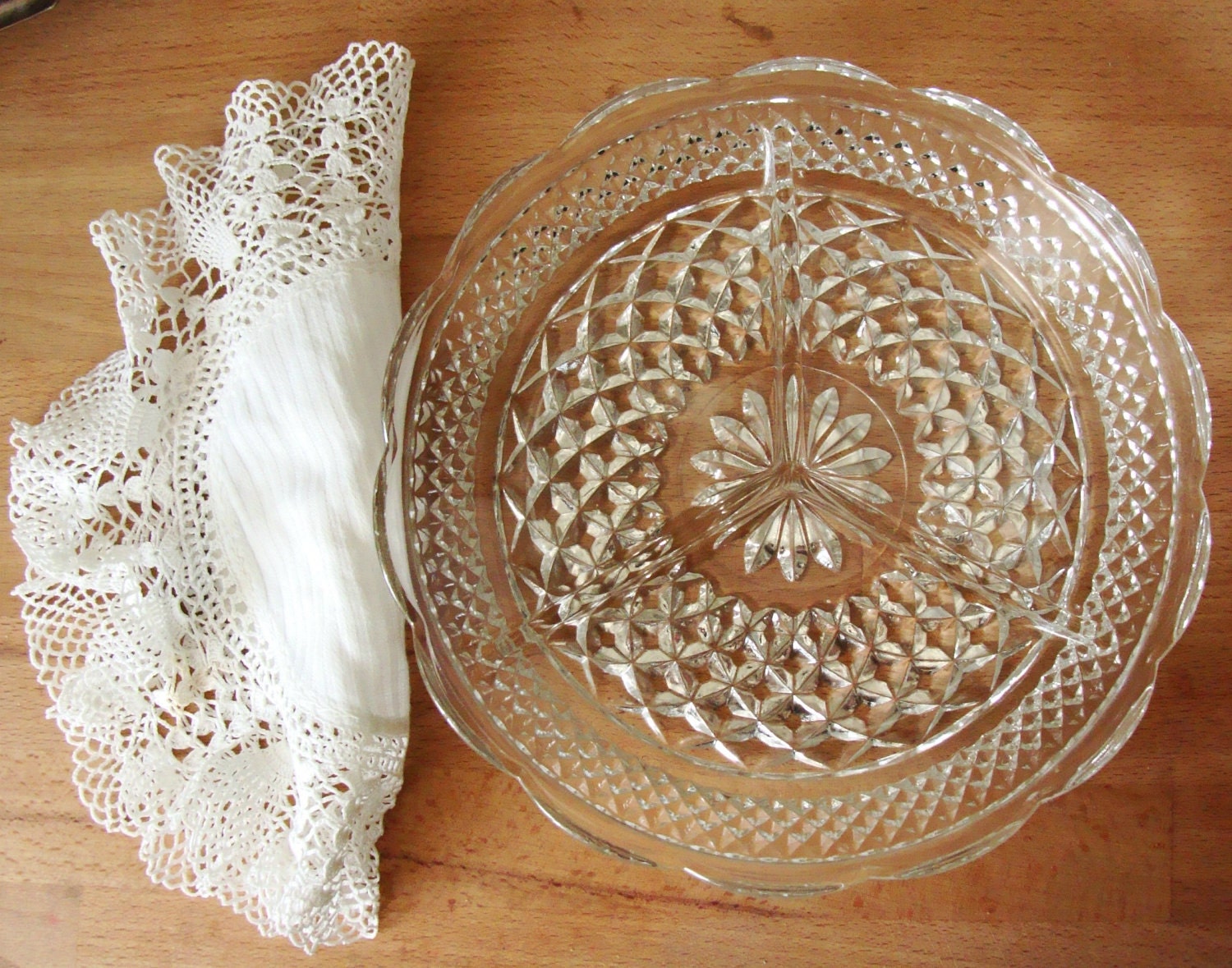 Anchor Hocking Wexford Diamond Cut Clear Glass Divided Sections Scalloped Edge Serving Dish