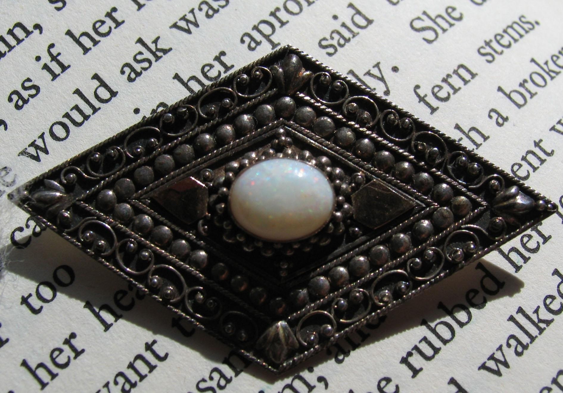 Vintage Bali Brooch in Silver and Gold