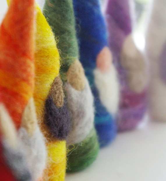Waldorf Gnomes : Day of the Week Set (A Rainbow of Needlefelted Toys)