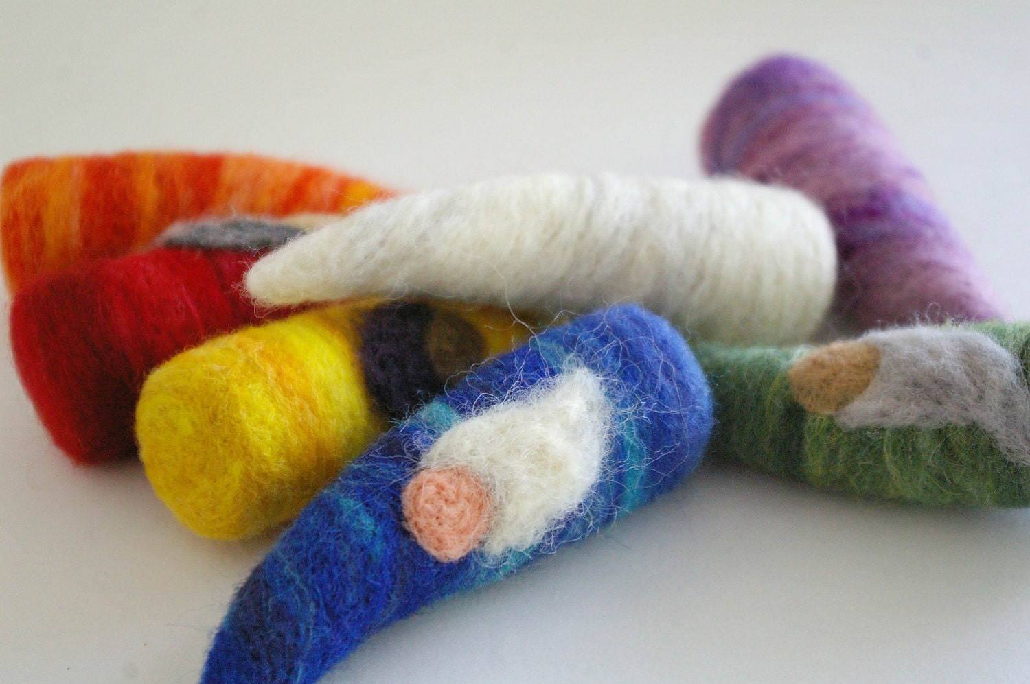 Waldorf Gnomes : Day of the Week Set (A Rainbow of Needlefelted Toys)